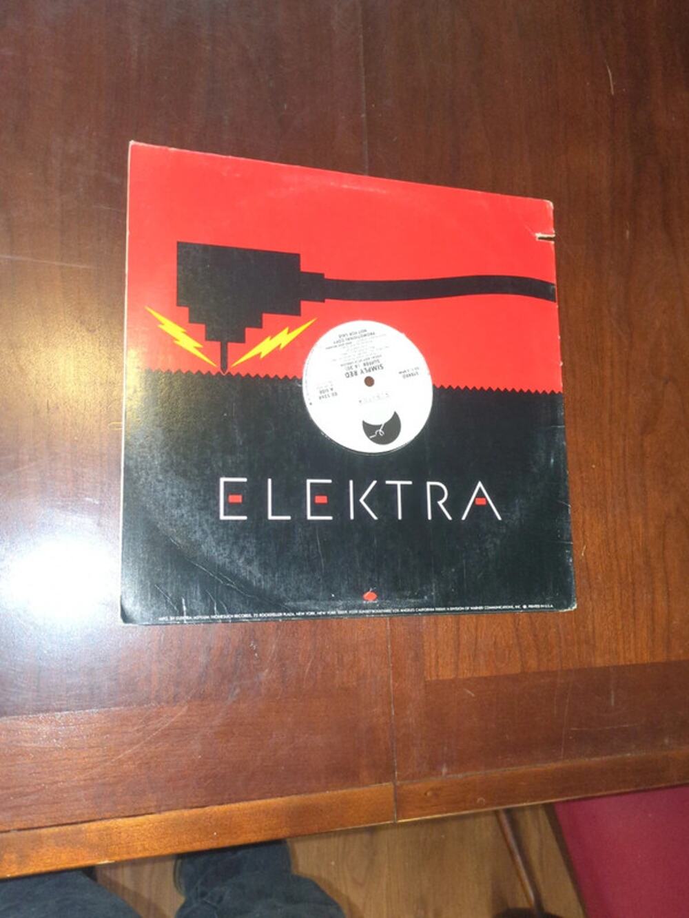 Simply Red suffer Elektra LP